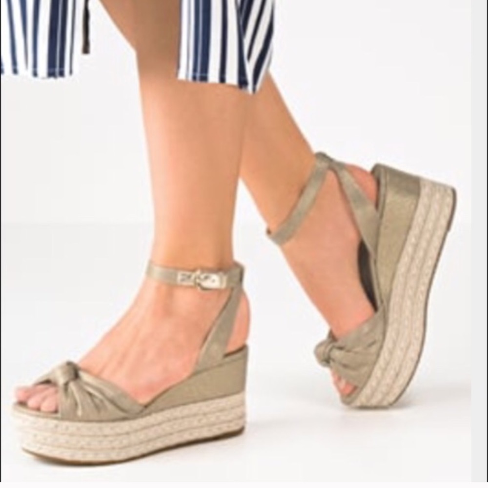 New Michael Kors Maxwell Wedge Sandals